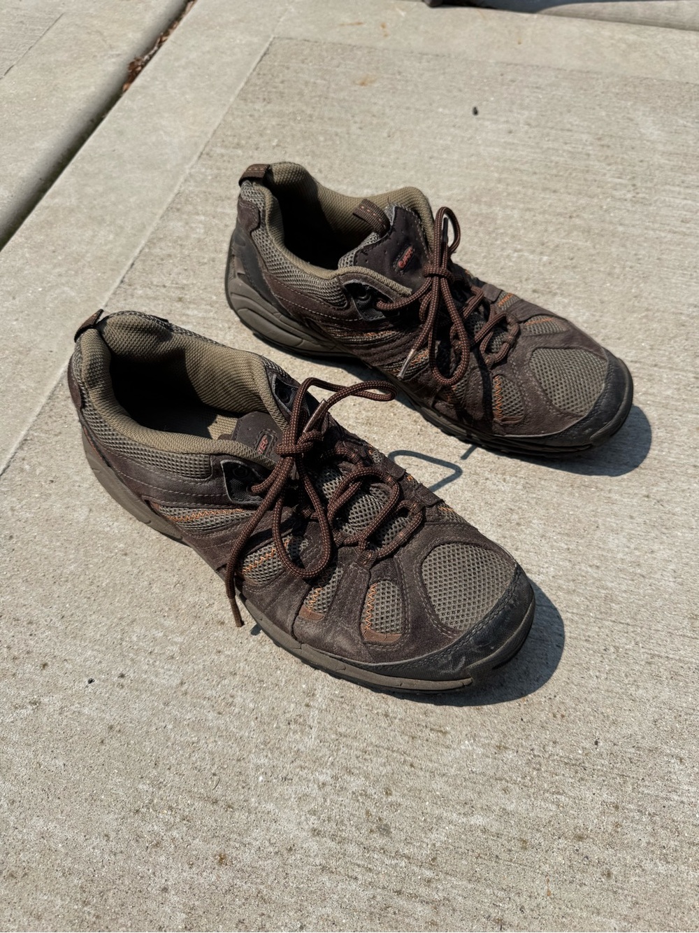 Hi-Tec Brown Hiking Shoes
